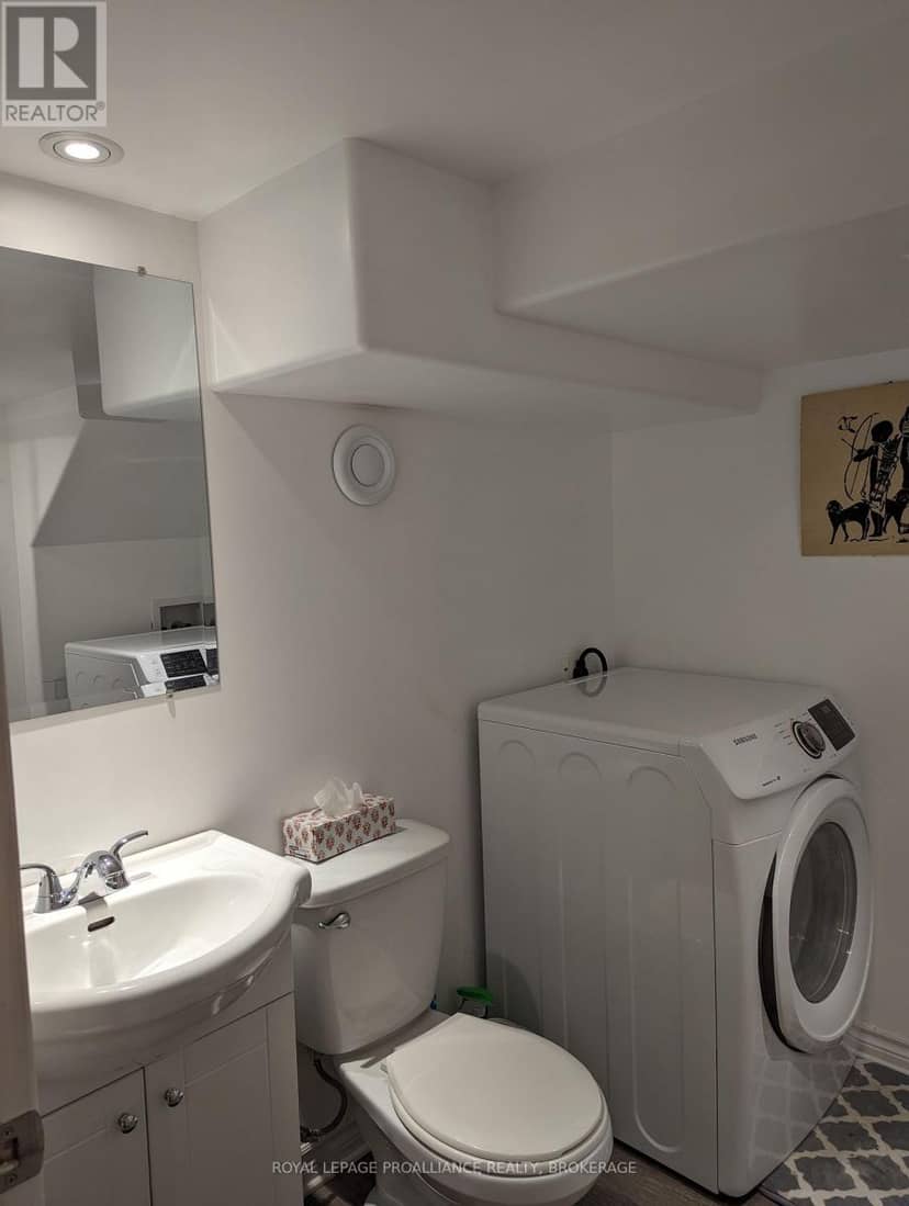 51 Dundas Street — photo 25 of 37