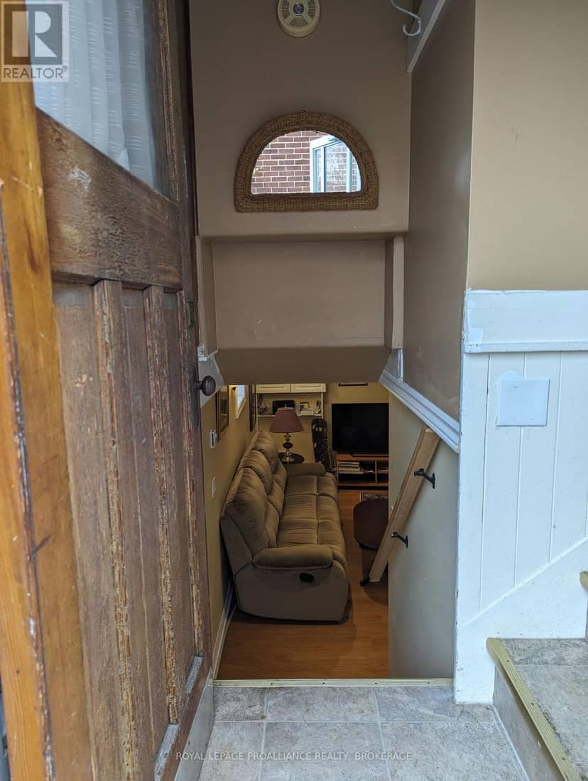 51 Dundas Street — photo 18 of 37