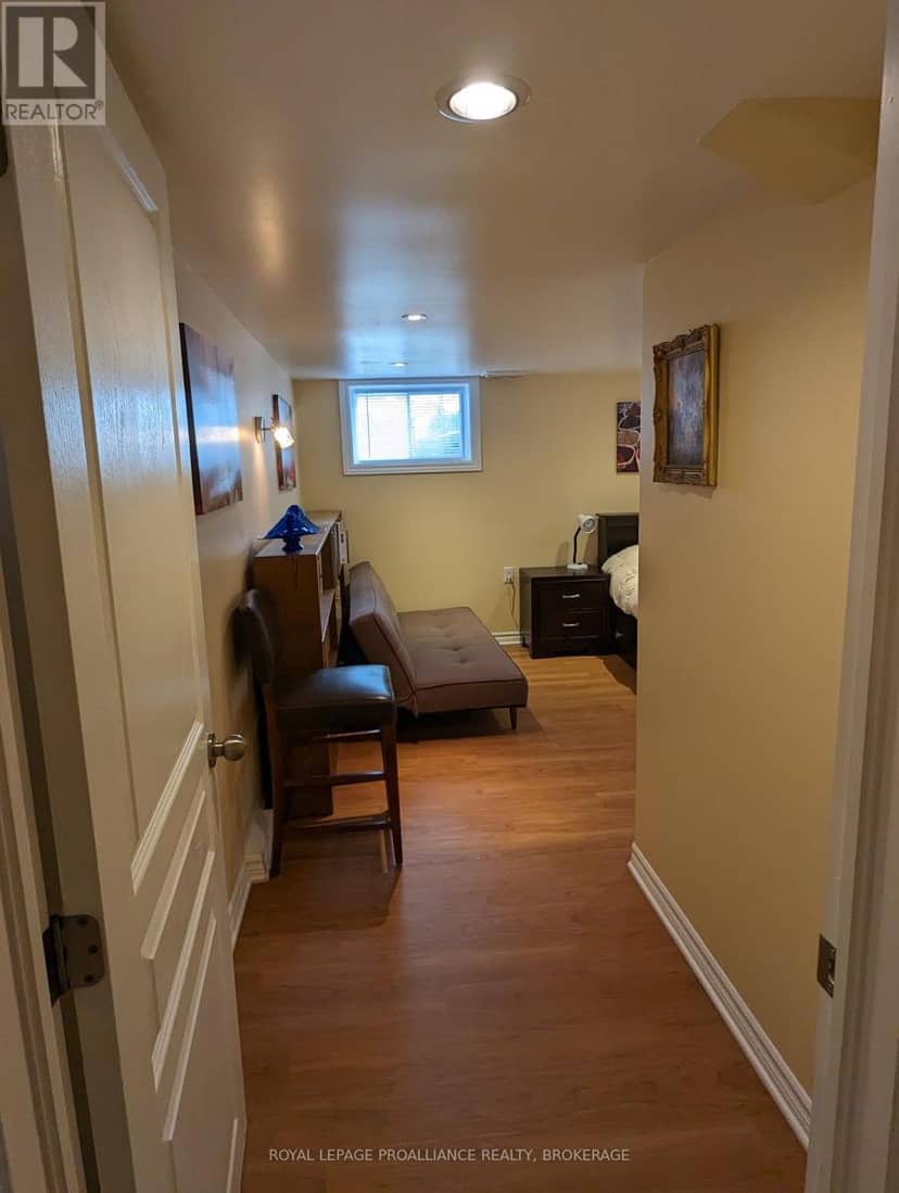 51 Dundas Street — photo 33 of 37