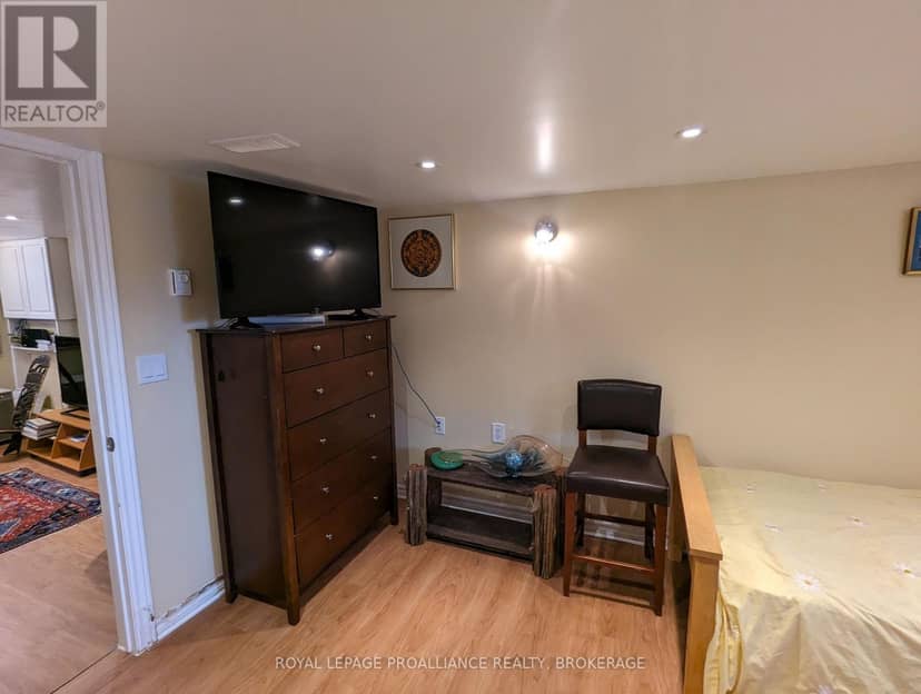 51 Dundas Street — photo 32 of 37
