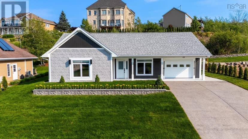 19 Mallard Avenue, Canaan