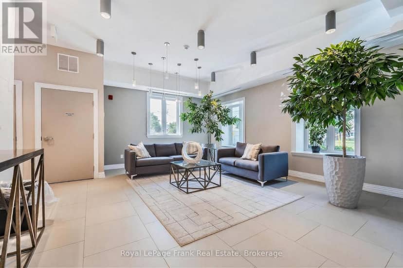 103 - 25 King Street — photo 17 of 25
