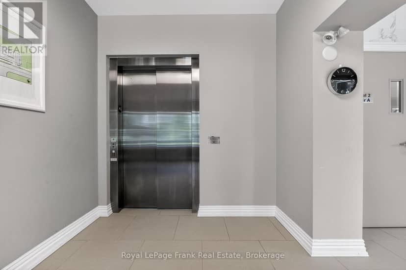 103 - 25 King Street — photo 19 of 25