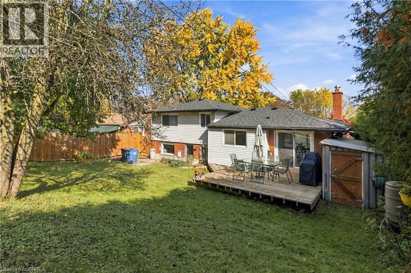 22 APPLEWOOD Crescent — photo 33 of 40