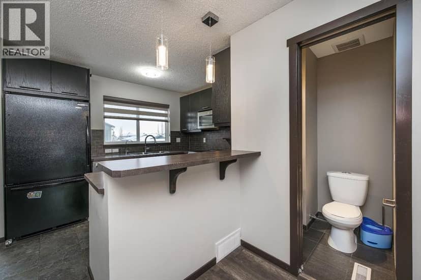 702 Panamount Boulevard NW — photo 11 of 38
