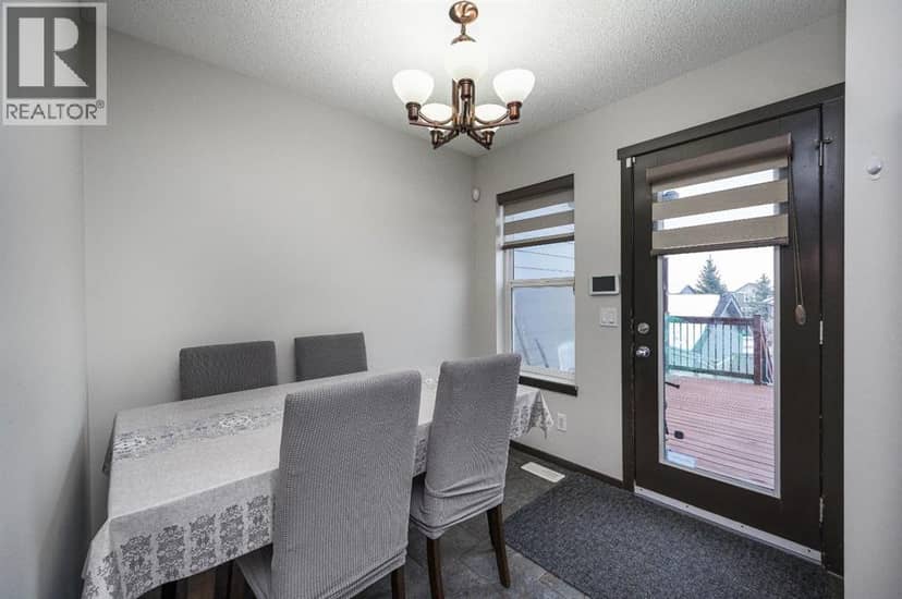 702 Panamount Boulevard NW — photo 10 of 38