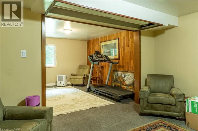 1064 VITTORIA Road — photo 35 of 40