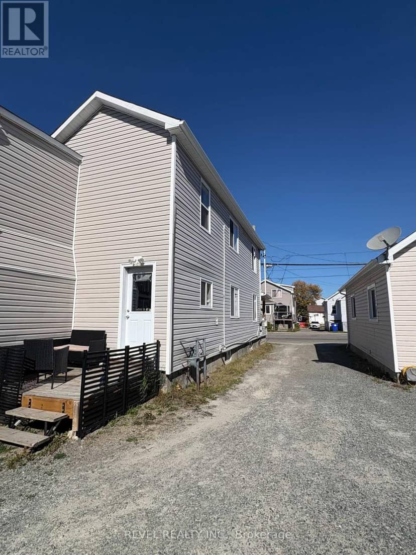 103 Commercial Avenue, Timmins, photo 3