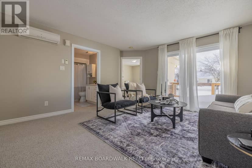 206 Oak Leaf Private — photo 12 of 25