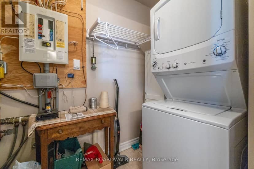 206 Oak Leaf Private — photo 21 of 25