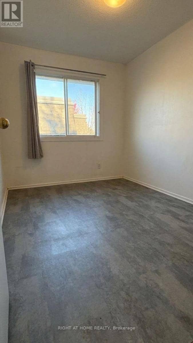14 - 3043 Fairlea Crescent — photo 11 of 17