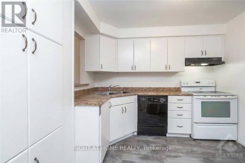 14 - 3043 Fairlea Crescent — photo 2 of 17