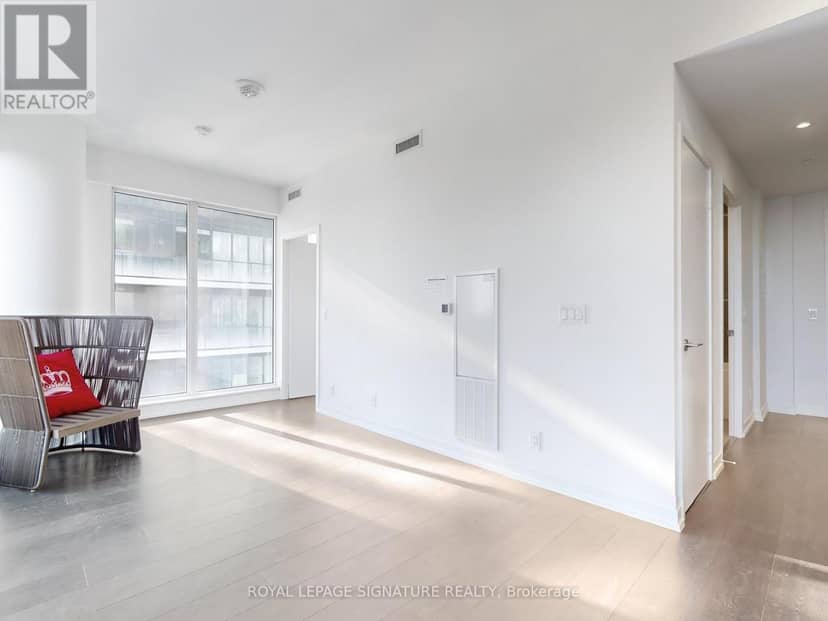 4805 - 55 Mercer Street — photo 6 of 37