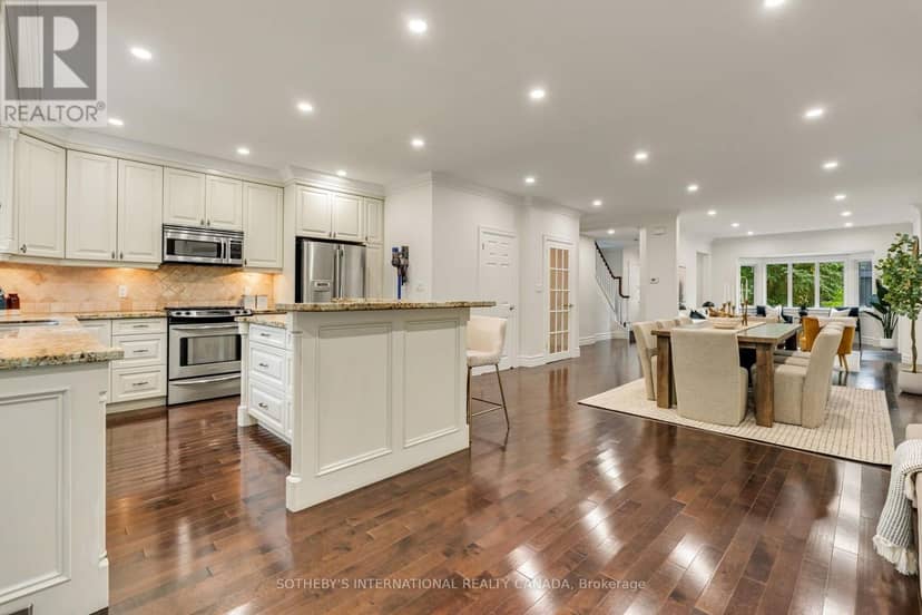 122 Brentcliffe Road — photo 11 of 40