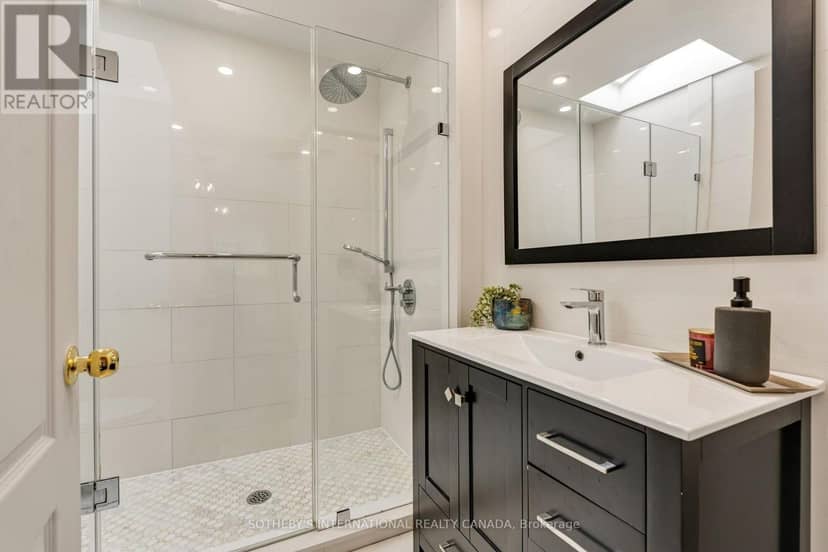 122 Brentcliffe Road — photo 30 of 40