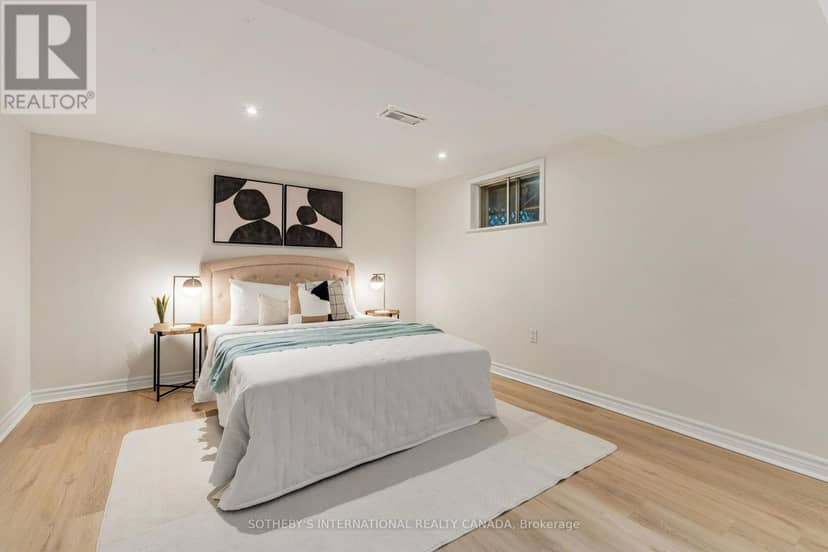 122 Brentcliffe Road — photo 37 of 40