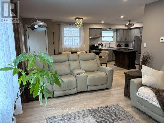 153 Bayfield Road, Goderich, photo 4