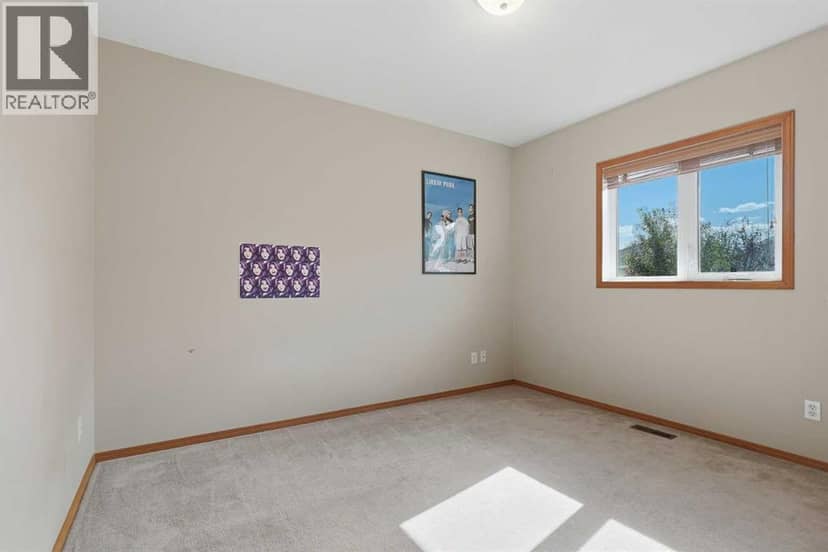 115 Cougar Road N — photo 16 of 32