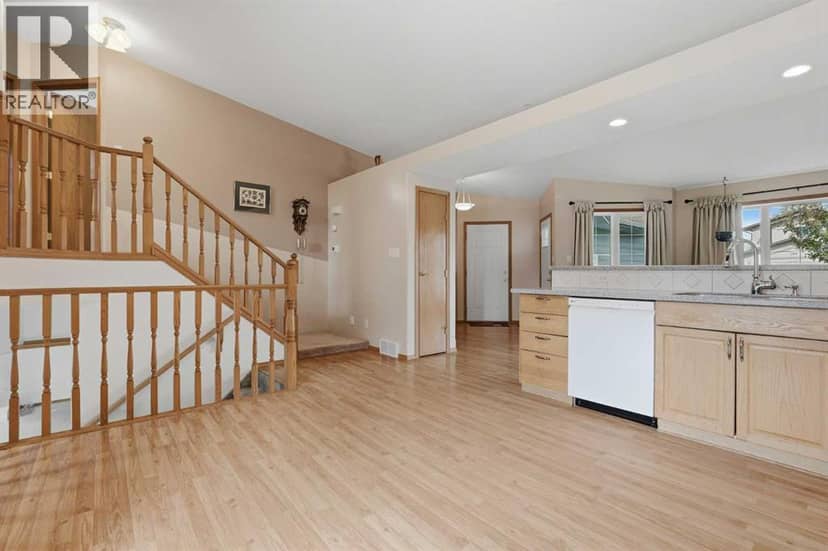 115 Cougar Road N — photo 10 of 32