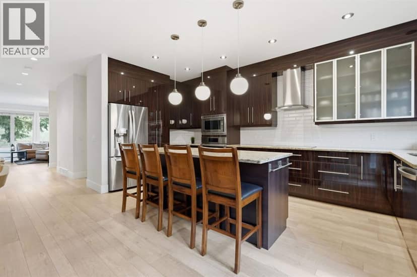 1903 26 Avenue SW — photo 14 of 40