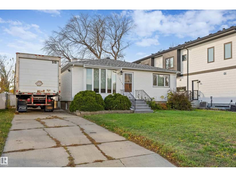 10746 151 ST NW, Edmonton, photo 2