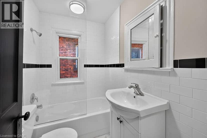 103 MARY Street — photo 29 of 40