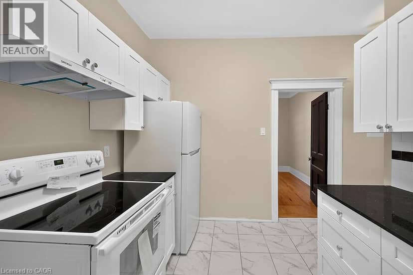103 MARY Street — photo 11 of 40