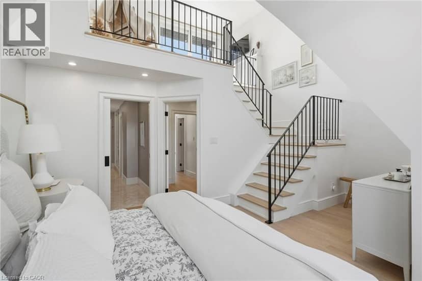 305 RANDALL Street — photo 16 of 32