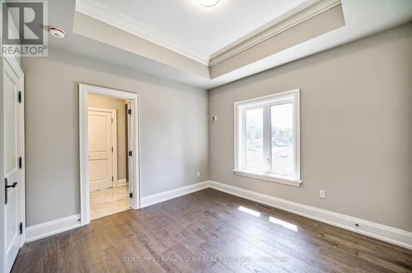 82 Cartier Crescent — photo 21 of 40