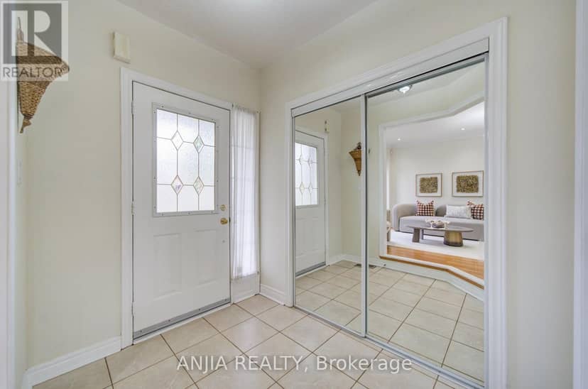 2035 Bur Oak Avenue, Markham, photo 3