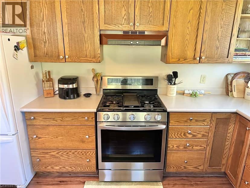 11 RESERVE Street — photo 10 of 40