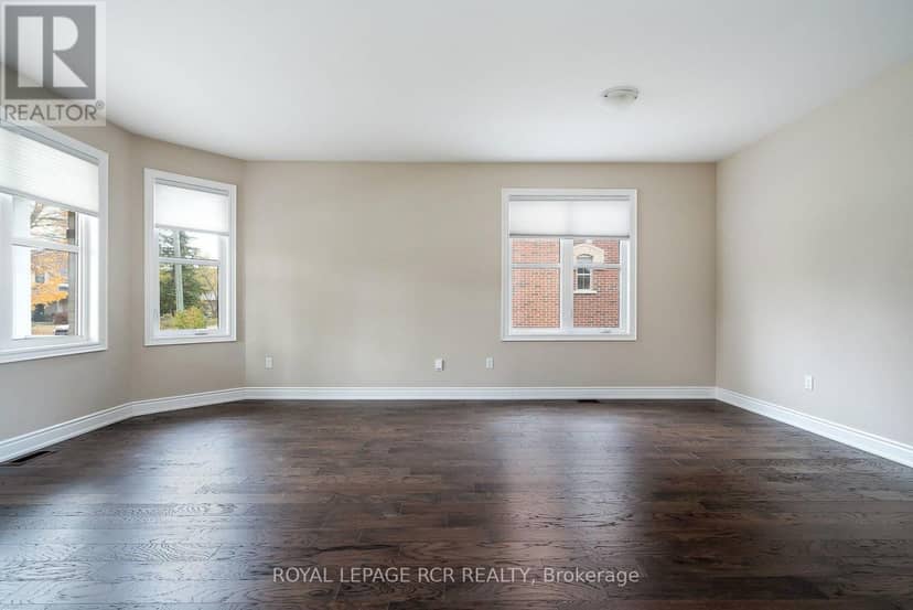 213 Mary Street — photo 13 of 40