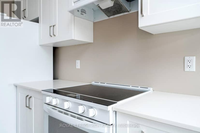 213 Mary Street — photo 22 of 40