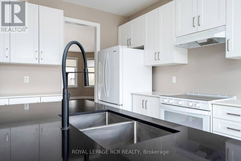 213 Mary Street — photo 23 of 40