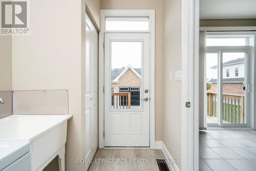 213 Mary Street — photo 28 of 40