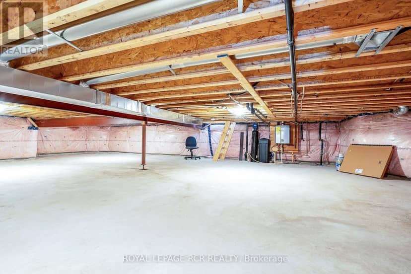 213 Mary Street — photo 39 of 40