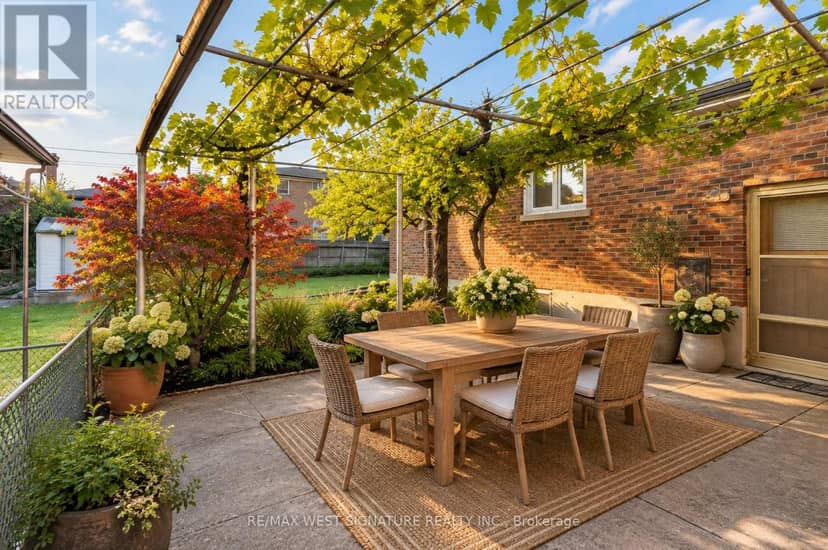 28 Bluehaven Crescent — photo 17 of 18