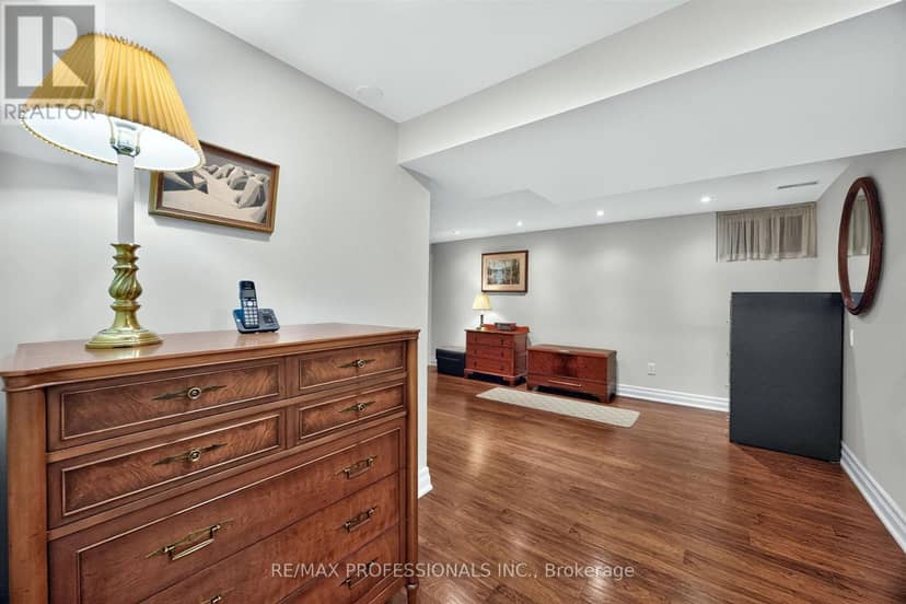 302 La Rose Avenue — photo 20 of 40