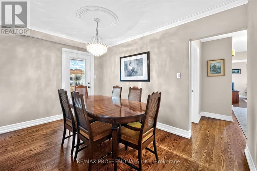 302 La Rose Avenue — photo 22 of 40
