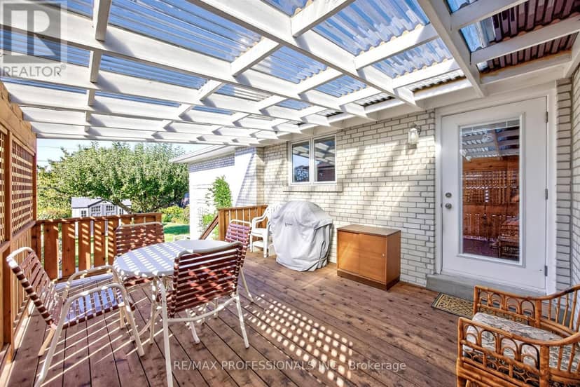 302 La Rose Avenue — photo 39 of 40