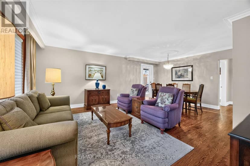 302 La Rose Avenue, Toronto, photo 5