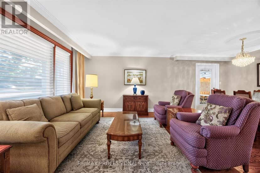 302 La Rose Avenue, Toronto, photo 8