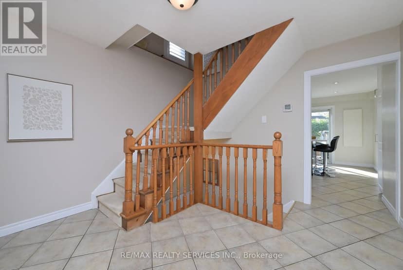 10 Danesbury Crescent — photo 13 of 36