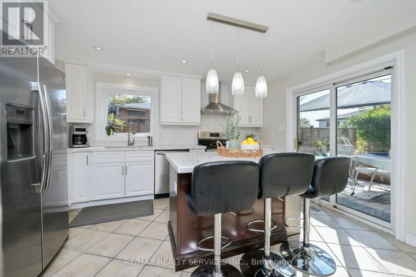 10 Danesbury Crescent, Brampton, photo 4