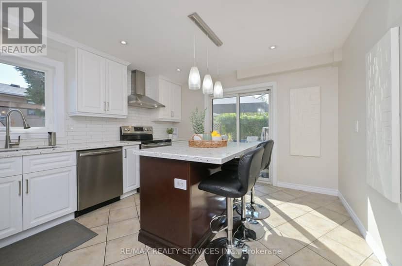 10 Danesbury Crescent, Brampton, photo 5