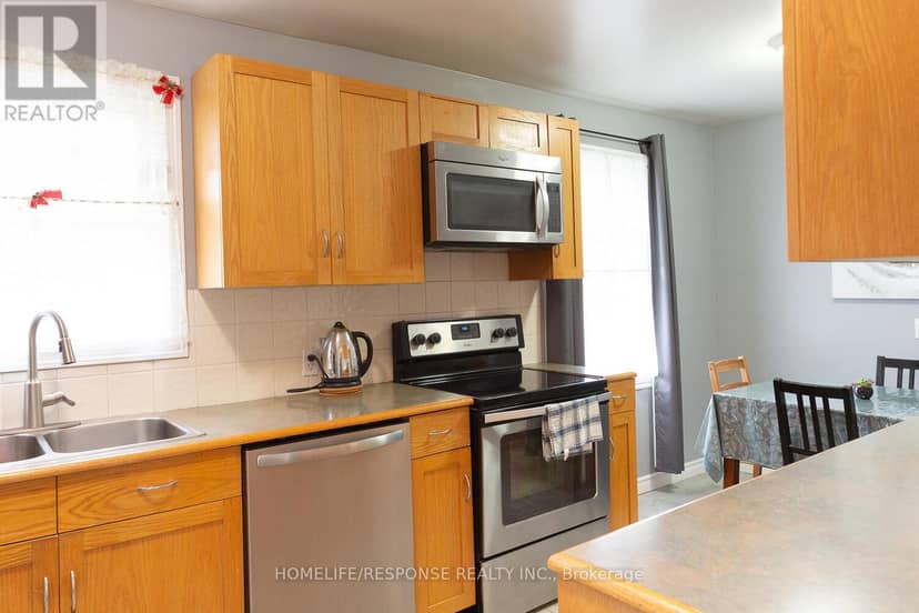 35 Parkdale Drive — photo 18 of 35