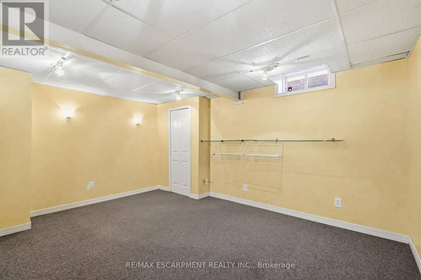 102 Cove Crescent — photo 40 of 40