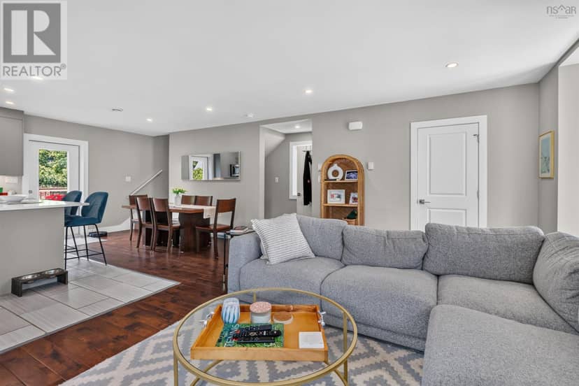 28 Pine Grove Drive — photo 8 of 40