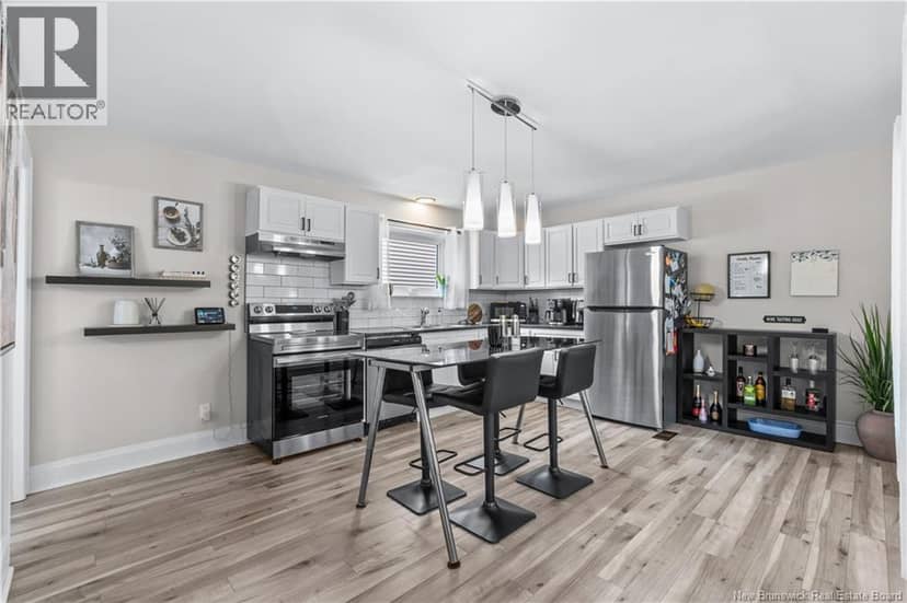 47 Peter Street — photo 12 of 40