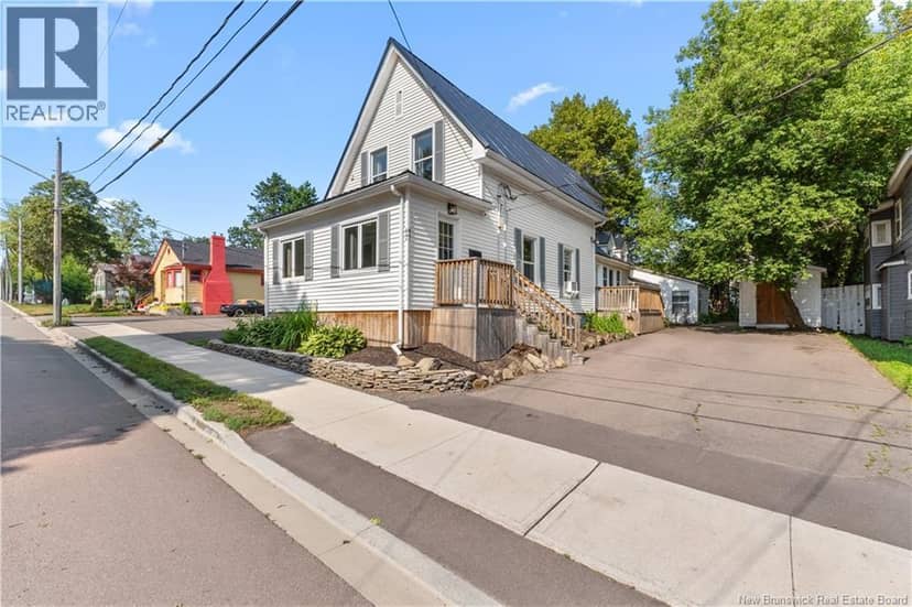 47 Peter Street — photo 1 of 40